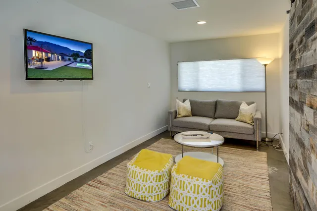 $899,000 | 490 East Molino Road, Palm Springs, CA 92262