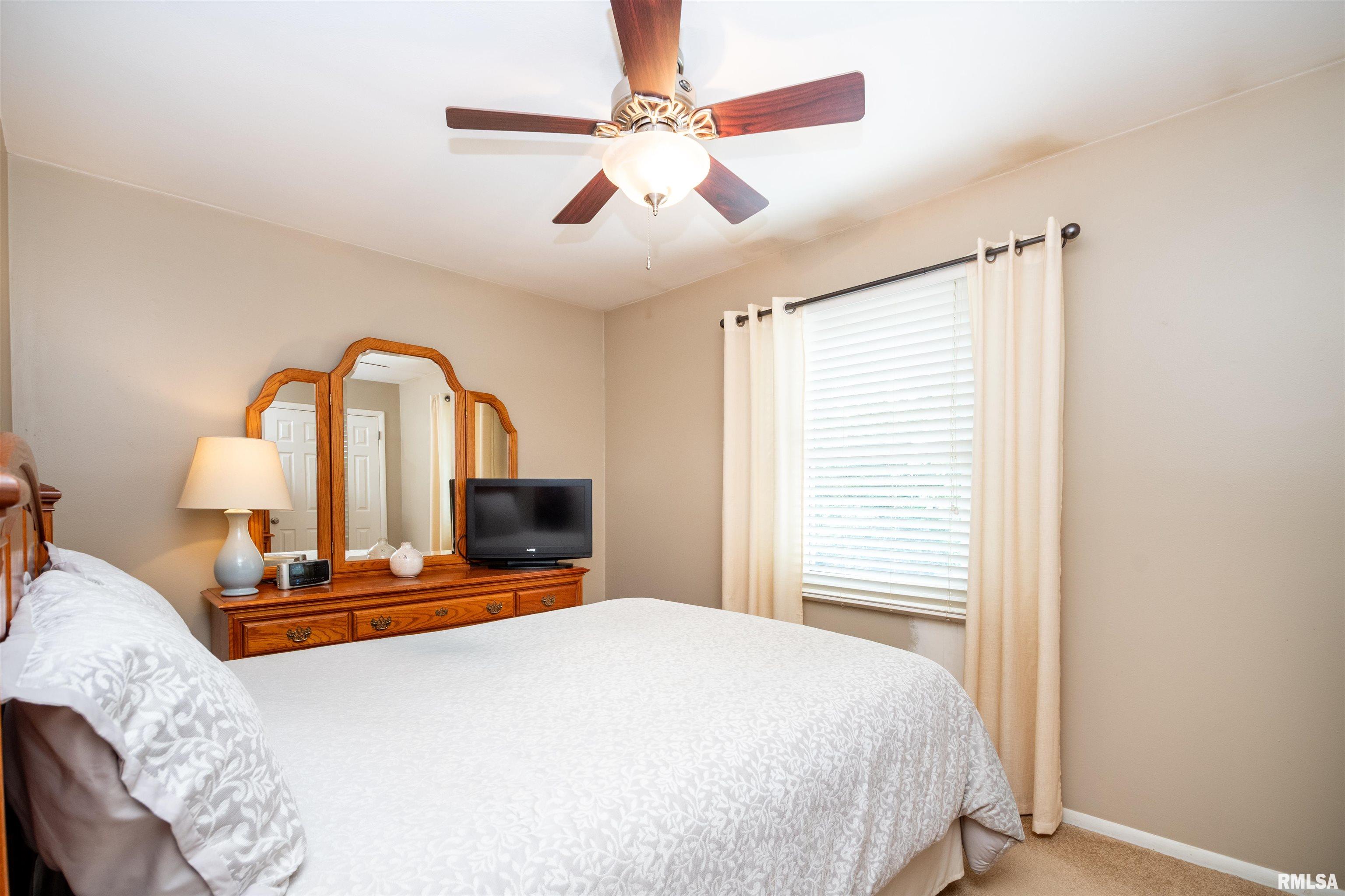 6203 North Randwick Road Peoria, IL 61615 - Photo 16 of 35
