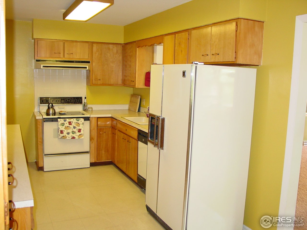 1056 Briarwood Road Fort Collins, CO 80521 - Photo 9 of 13 Retro Kitchen