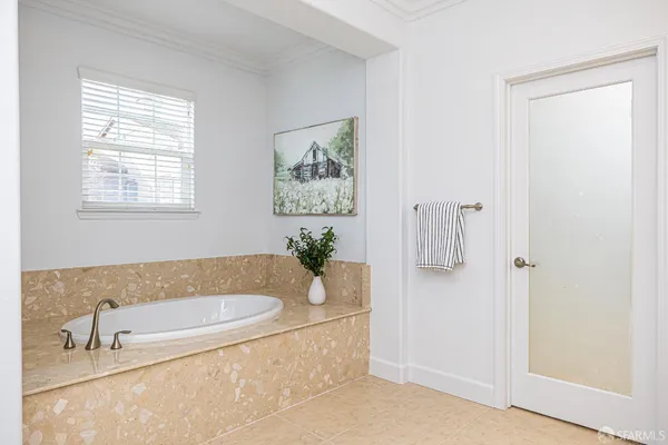 a close view of sink