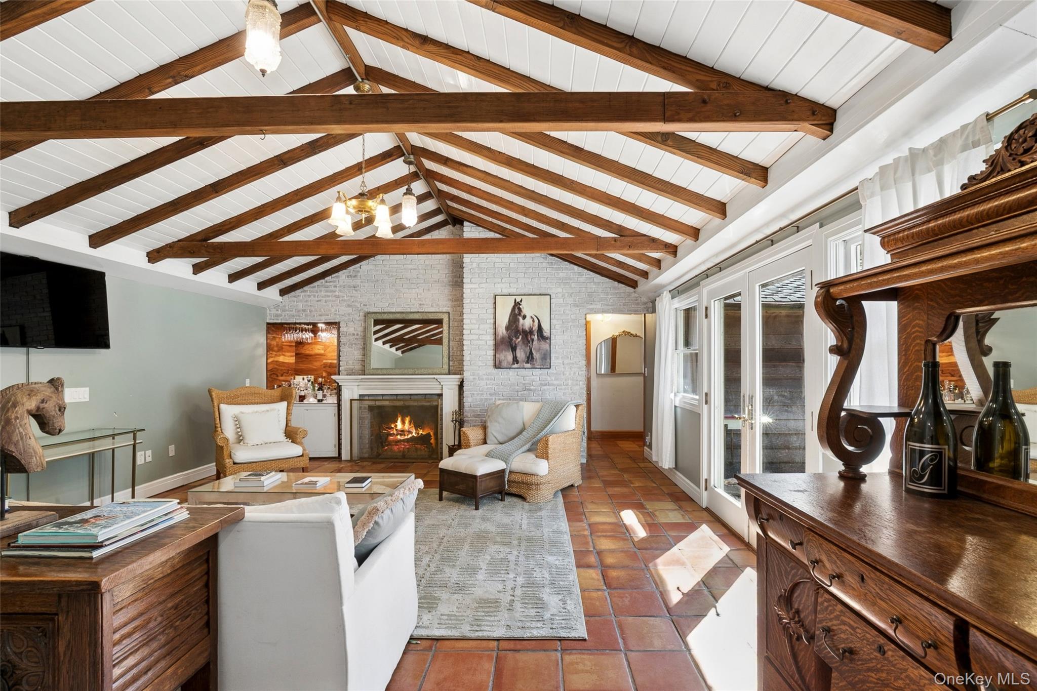 85 Cove Road Oyster Bay, NY 11771 - Photo 16 of 46