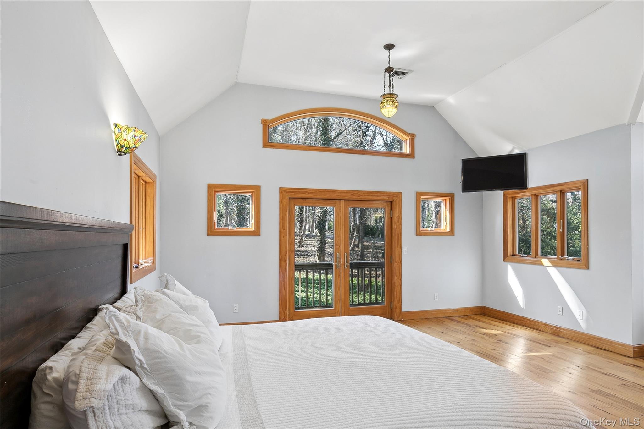 85 Cove Road Oyster Bay, NY 11771 - Photo 30 of 46