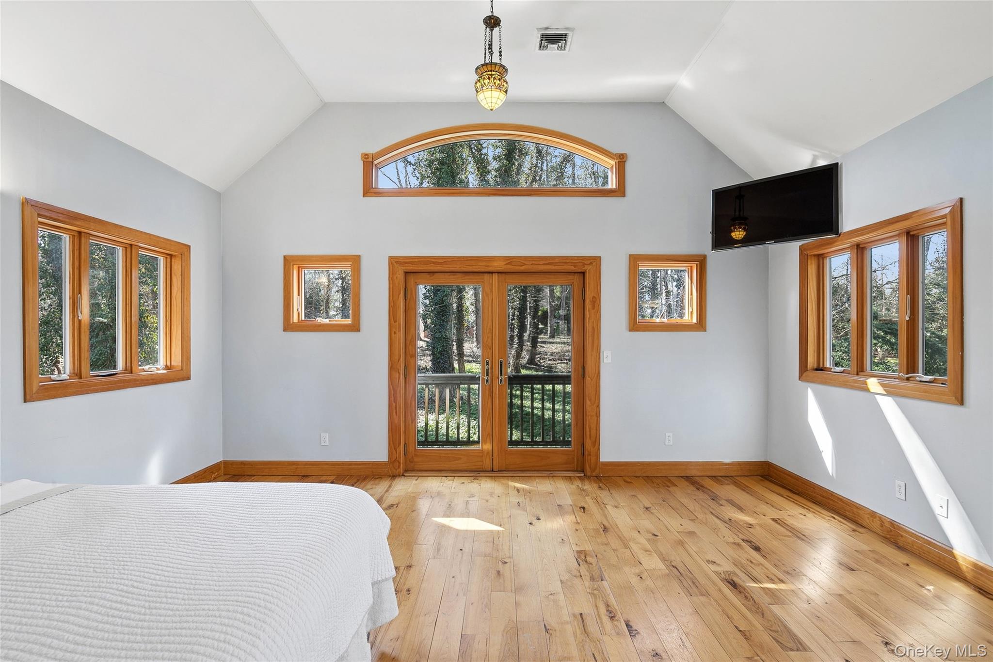 85 Cove Road Oyster Bay, NY 11771 - Photo 32 of 46