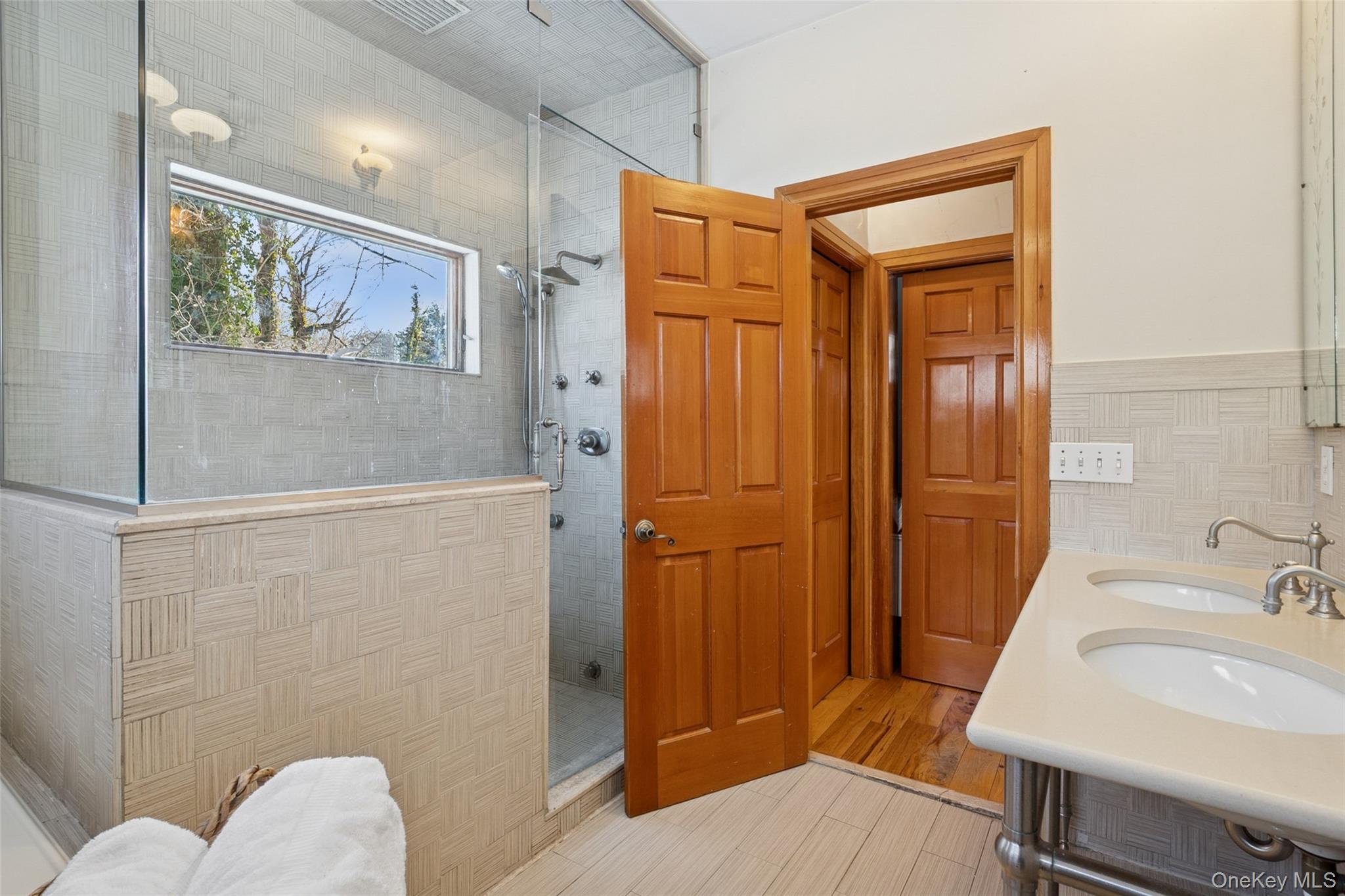 85 Cove Road Oyster Bay, NY 11771 - Photo 34 of 46