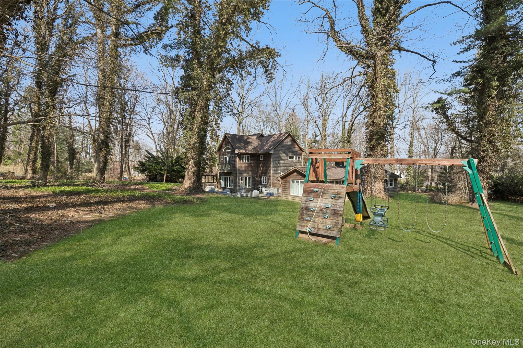 85 Cove Road Oyster Bay, NY 11771 - Photo 39 of 46