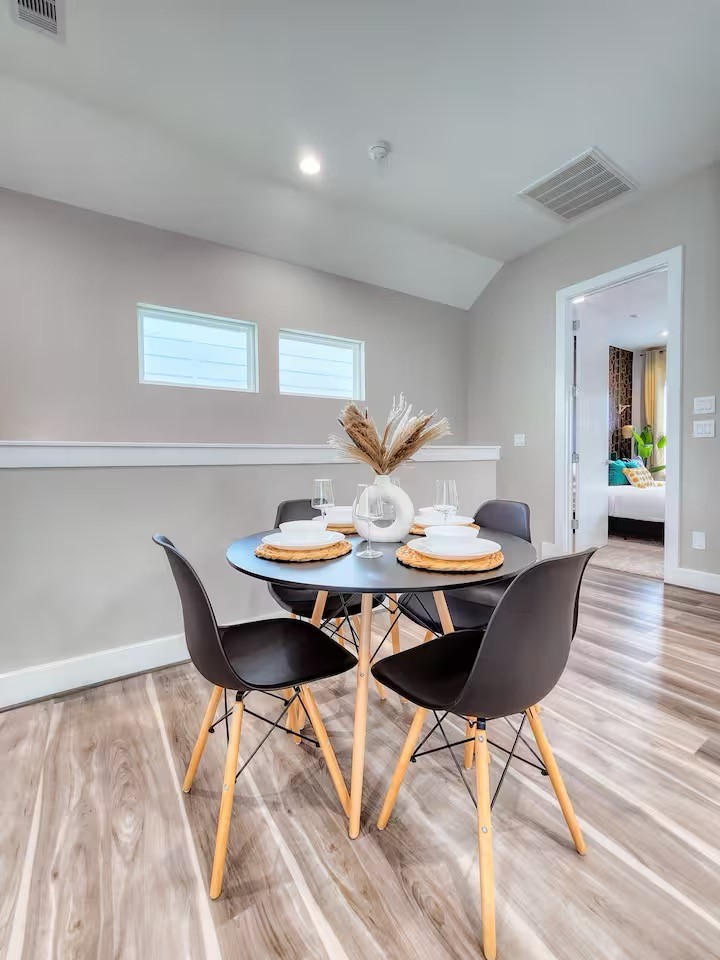 240 Julia Street, Unit B Houston, TX 77022 - Photo 11 of 11