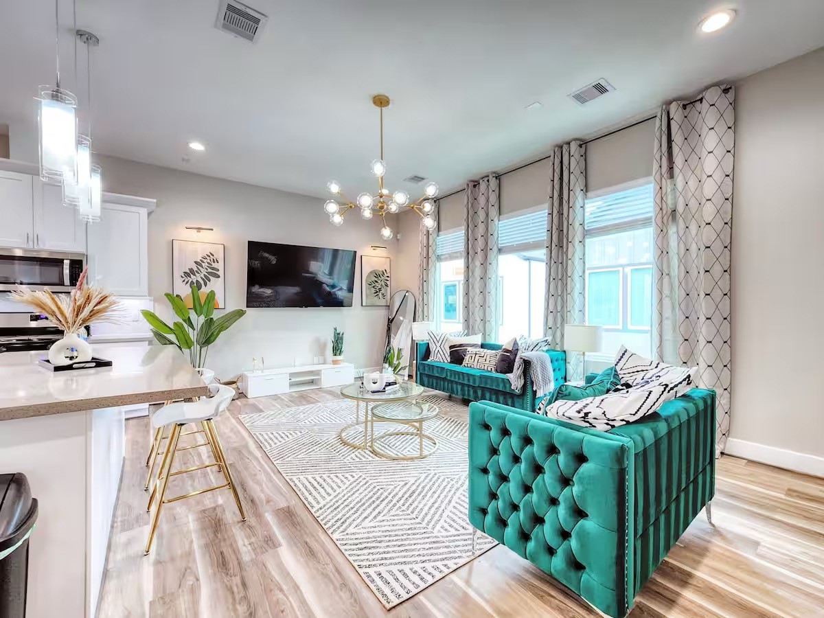 240 Julia Street, Unit B Houston, TX 77022 - Photo 3 of 11