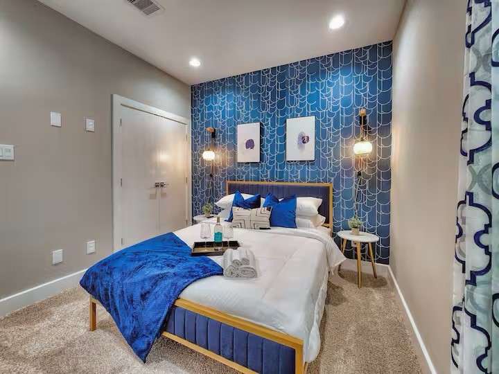 240 Julia Street, Unit B Houston, TX 77022 - Photo 7 of 11