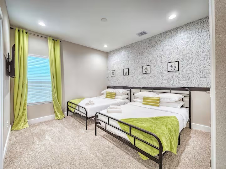 240 Julia Street, Unit B Houston, TX 77022 - Photo 8 of 11