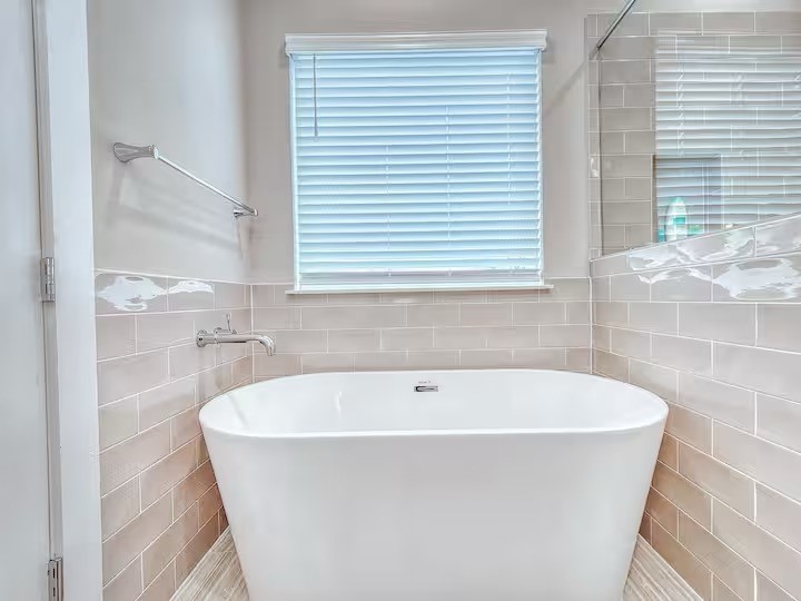 240 Julia Street, Unit B Houston, TX 77022 - Photo 10 of 11