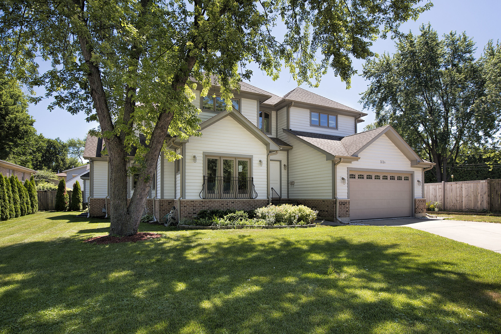 220 Locust Road Wilmette, IL 60091 - Photo 1 of 28