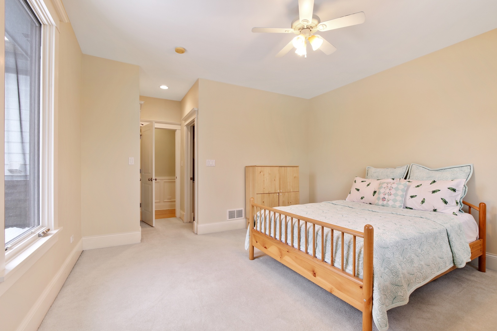 220 Locust Road Wilmette, IL 60091 - Photo 16 of 28