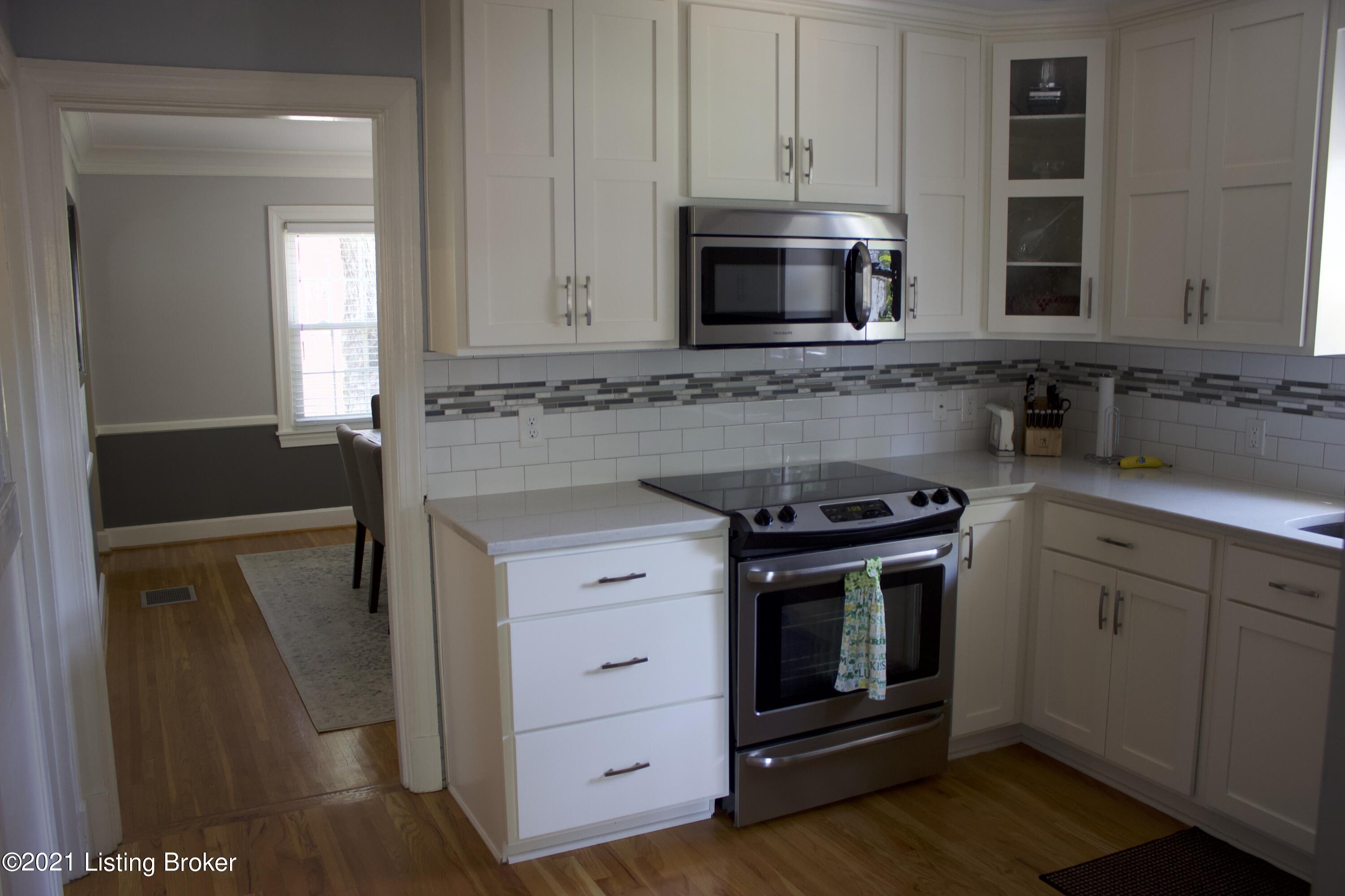 2300 Manchester Road Louisville, KY 40205 - Photo 8 of 27 Kitchen 4