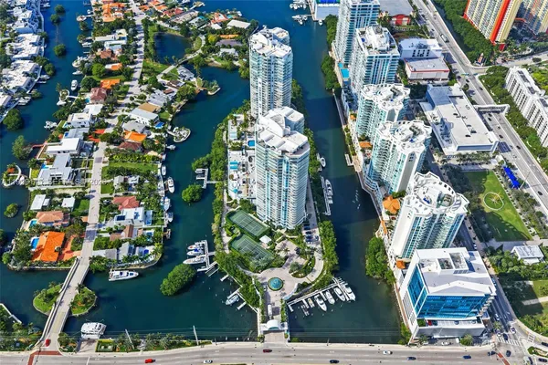 $2,350,000 | 16400 Collins Avenue, Unit TH4, Sunny Isles Beach, FL 33160