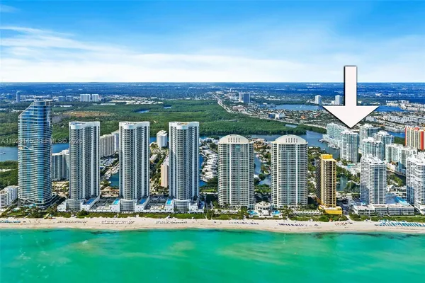 $2,350,000 | 16400 Collins Avenue, Unit TH4, Sunny Isles Beach, FL 33160