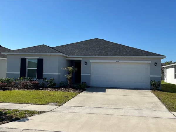 a front view of house with yard