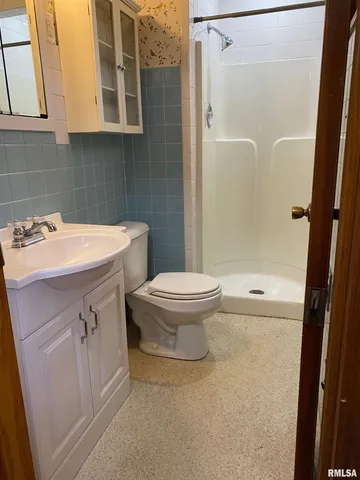 $350,000 | 2318 East Lake Shore Drive, Springfield, IL 62712