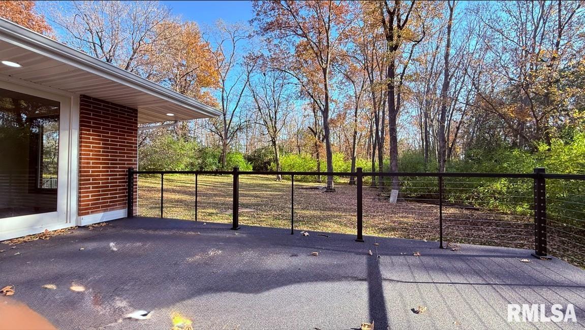 2318 East Lake Shore Drive Springfield, IL 62712 - Photo 20 of 20