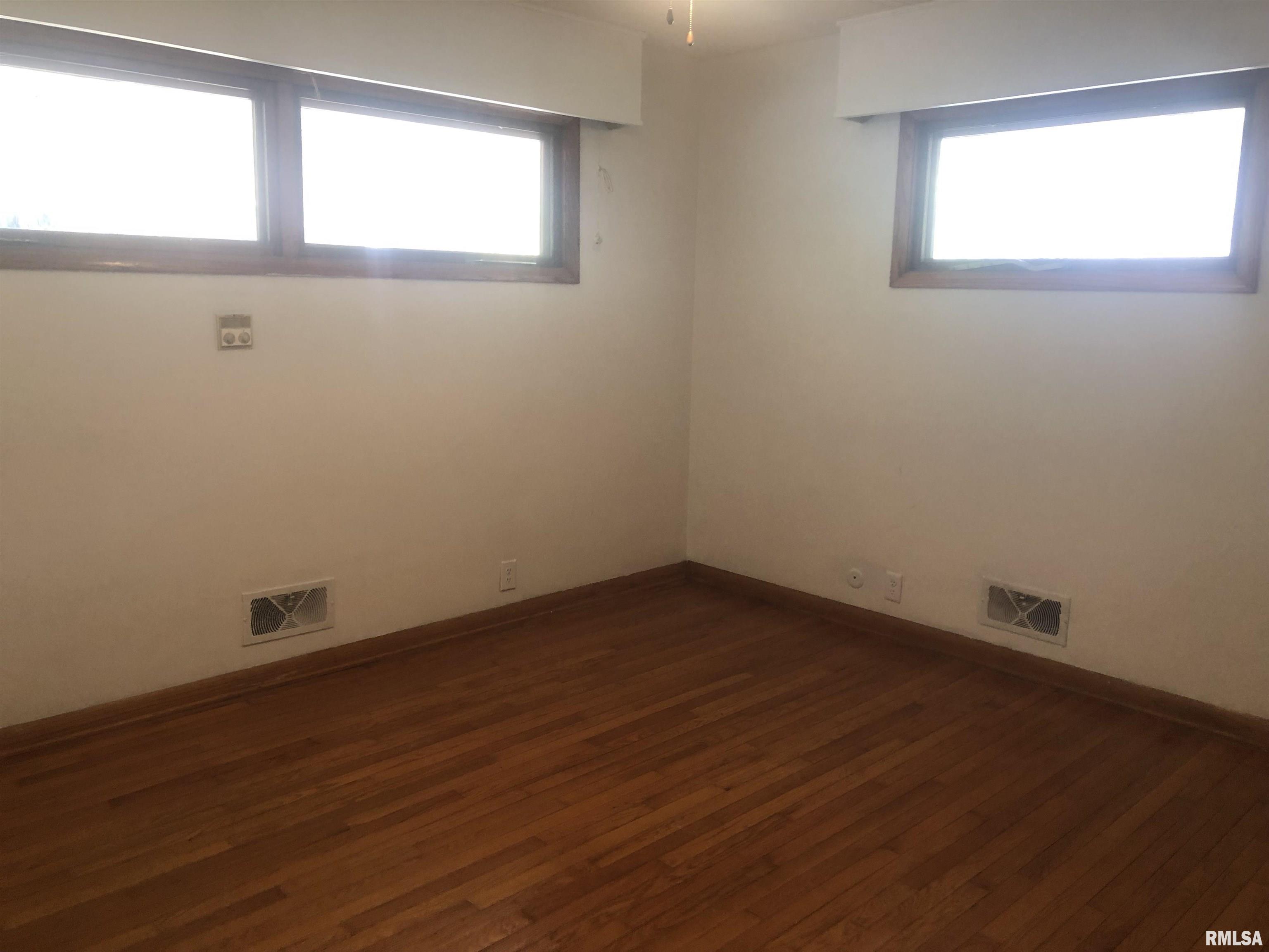 2318 East Lake Shore Drive Springfield, IL 62712 - Photo 8 of 22