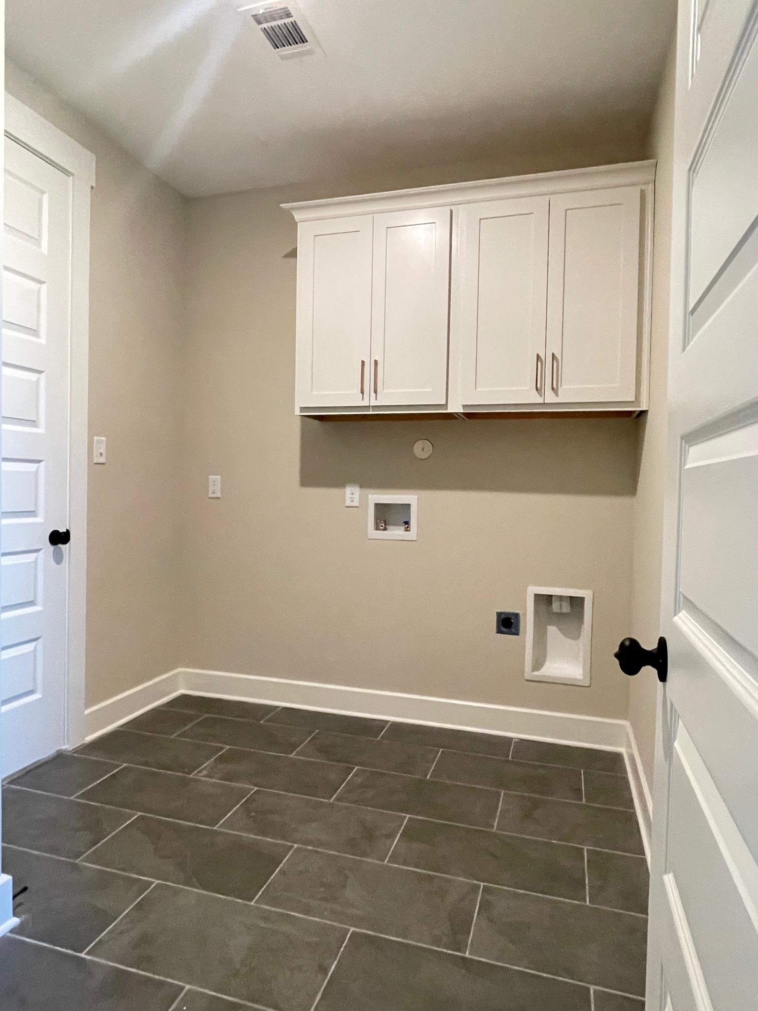 11150 Shelby Post Road Collierville, TN 38017 - Photo 24 of 25 a bathroom with a window