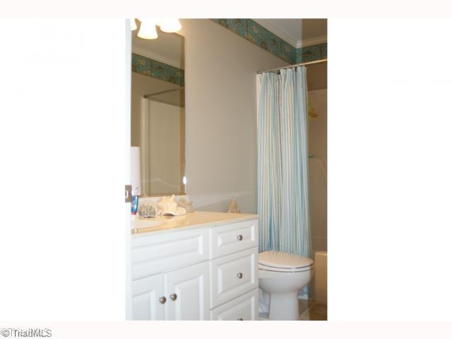 5059 High Point Road Kernersville, NC 27284 - Photo 4 of 8 Other. hall bath