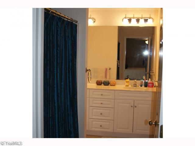 5059 High Point Road Kernersville, NC 27284 - Photo 7 of 8 Other. master bath