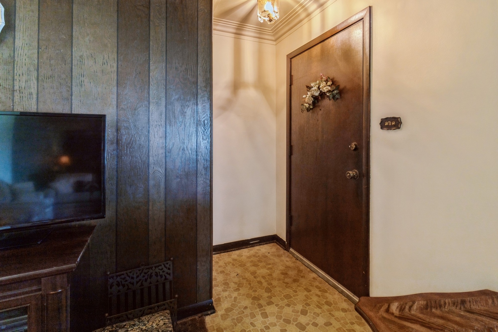 6812 West 98th Street Chicago Ridge, IL 60415 - Photo 4 of 16 Gallery Image 4