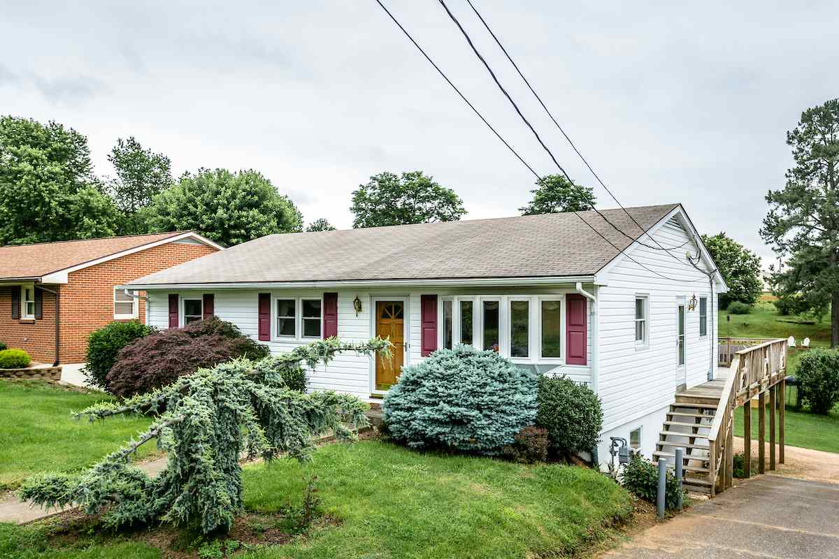 334 Amherst Road Staunton, VA 24401 - Photo 1 of 25 Gallery Image 1
