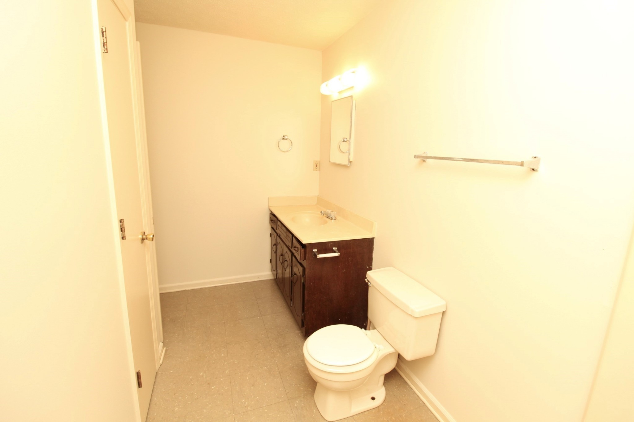 2830 Greenville Road, Unit C2 Hopkinsville, KY 42240 - Photo 6 of 10 a bathroom with a toilet and a sink