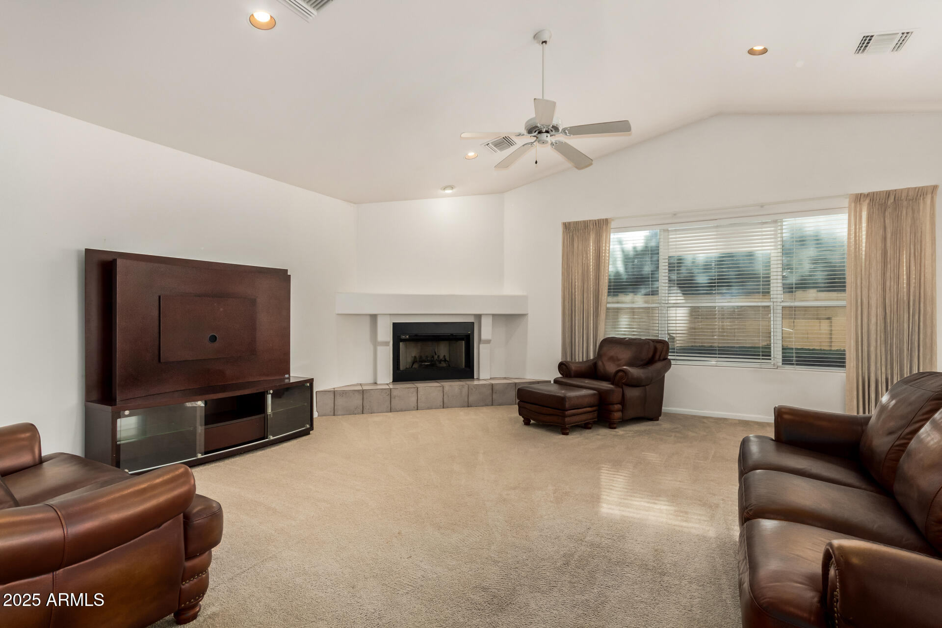 3017 East Rock Wren Road Phoenix, AZ 85048 - Photo 13 of 43 Family room 1