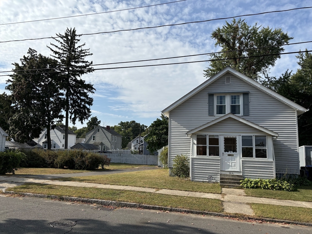 204 Arthur Street Springfield, MA 01104 - Photo 2 of 21