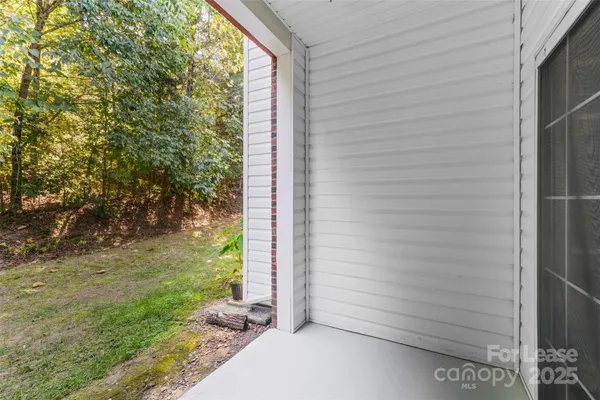 a view of a pathway of a house