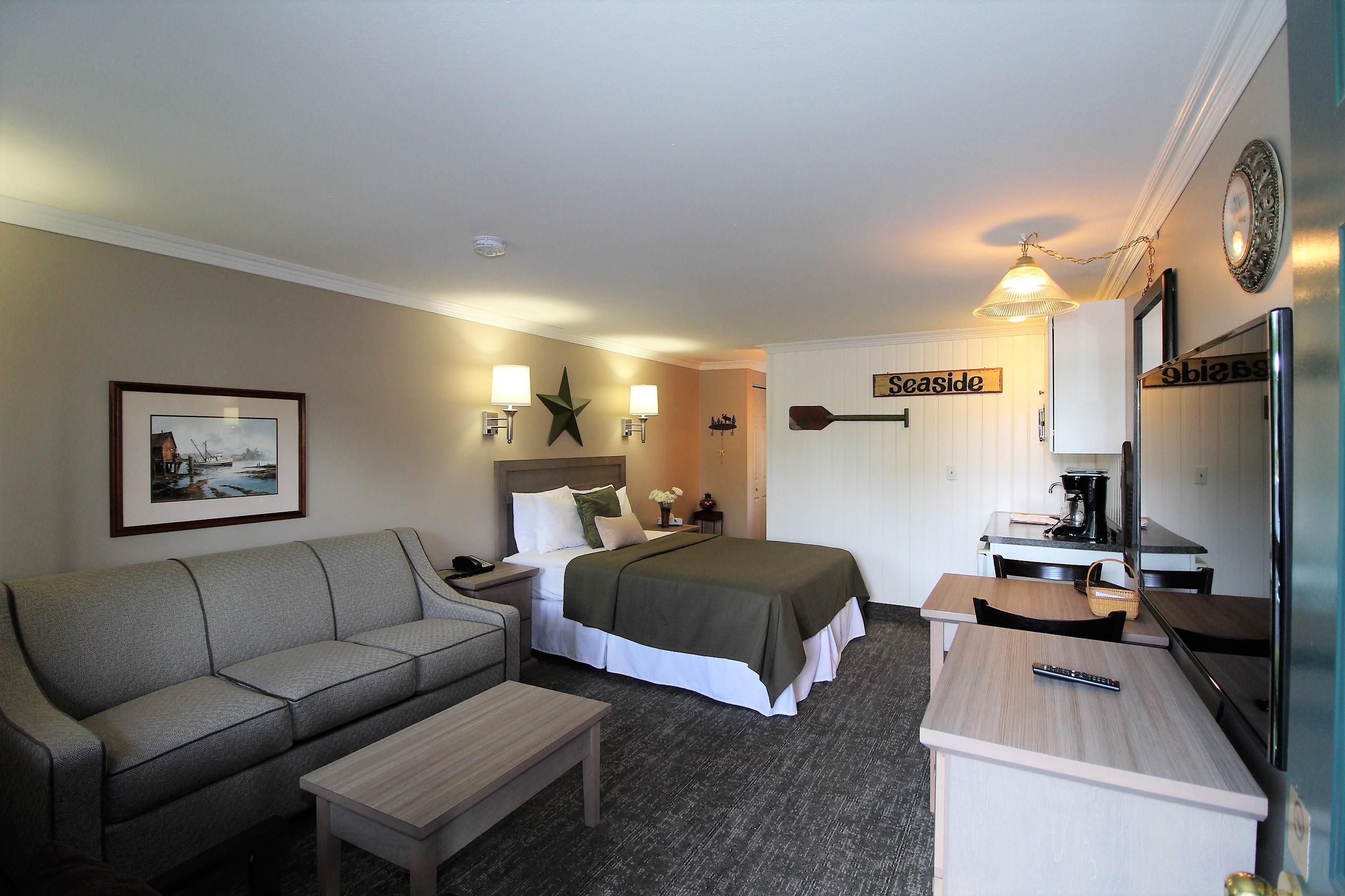 733 Post Road, Unit 126 Wells, ME 04090 - Photo 2 of 22 IMG_1624