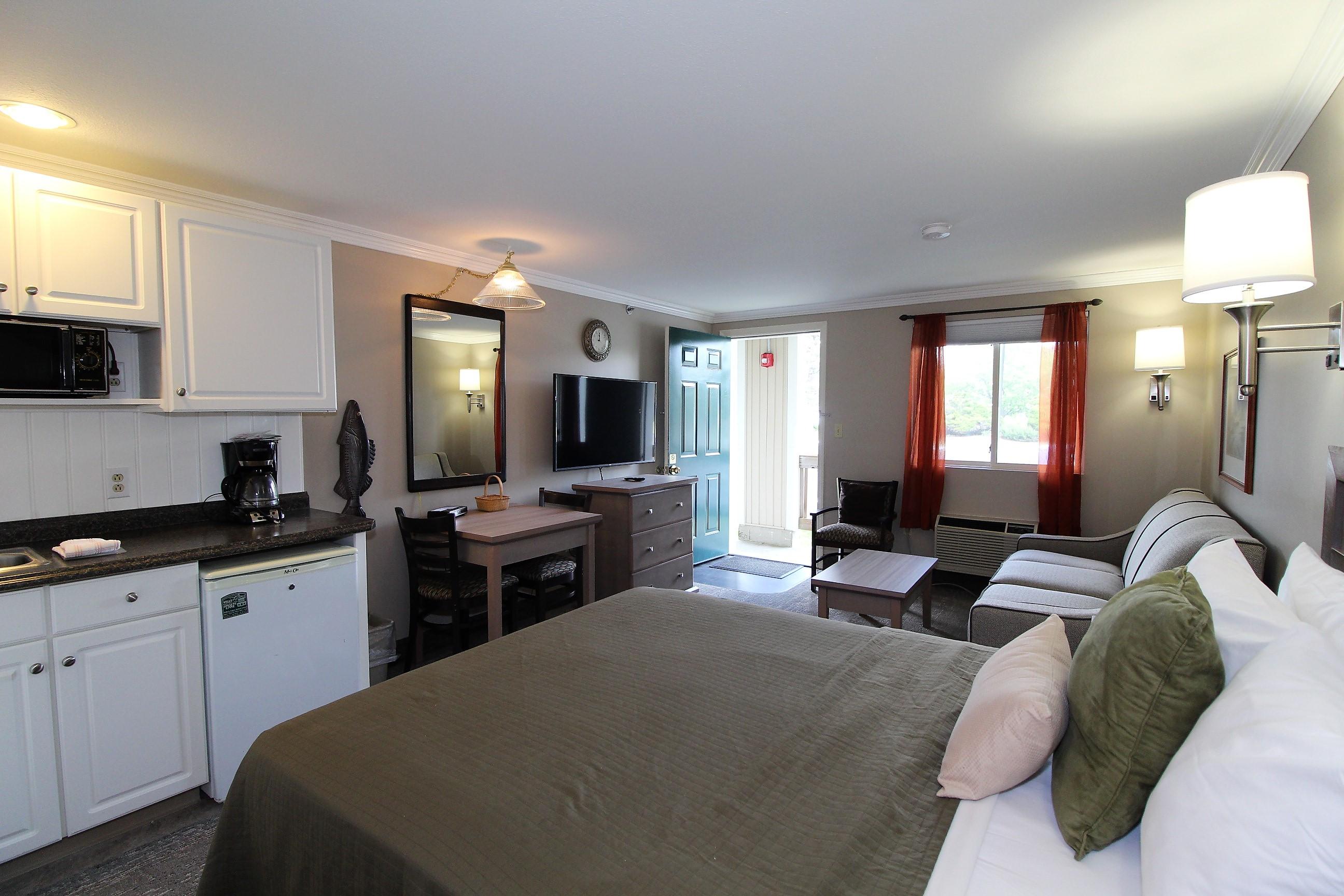 733 Post Road, Unit 126 Wells, ME 04090 - Photo 6 of 22 IMG_1628