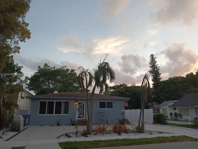 $1,100,000 | 2242 Polk Street, Hollywood, FL 33020