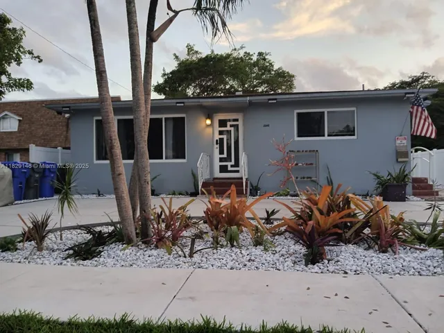 $1,100,000 | 2242 Polk Street, Hollywood, FL 33020
