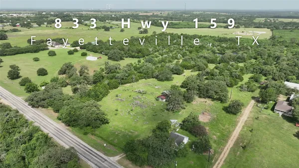 $552,370 | 833 East State Highway 159, Fayetteville, TX 78940