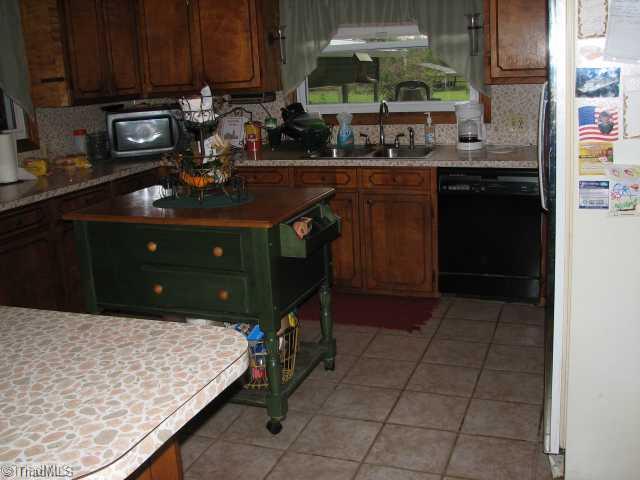 1632 Garner Road Denton, NC 27239 - Photo 8 of 15 Kitchen.