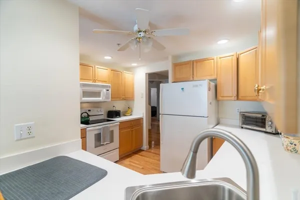 $3,000 | 68 Village Drive, Unit 68, Marlborough, MA 01752