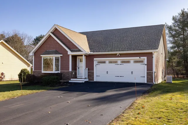 $615,000 | 3 Wilson Way, Brentwood, NH 03833