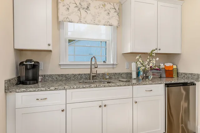 $615,000 | 3 Wilson Way, Brentwood, NH 03833