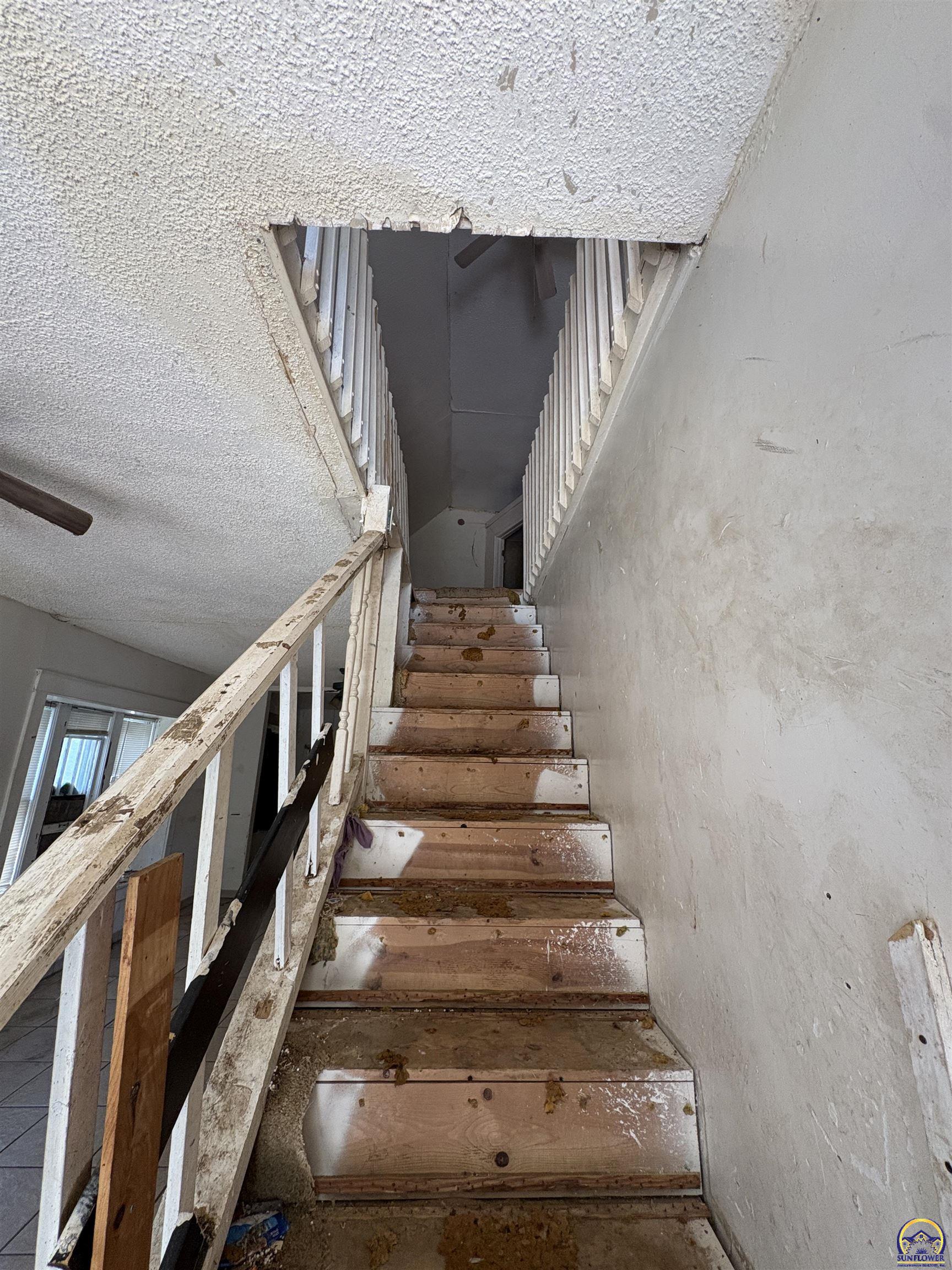 1143 Southwest Jewell Avenue Topeka, KS 66604 - Photo 13 of 28