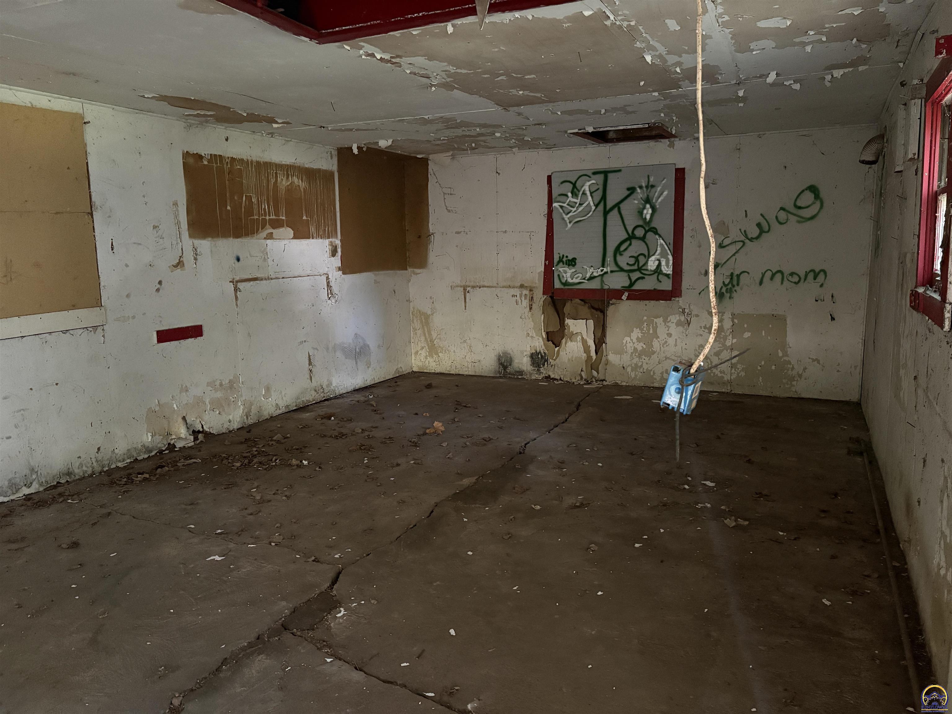 1143 Southwest Jewell Avenue Topeka, KS 66604 - Photo 26 of 28
