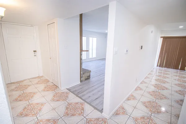 $1,800 | 14010 Meyersville Drive, Houston, TX 77049