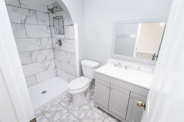 $1,800 | 14010 Meyersville Drive, Houston, TX 77049