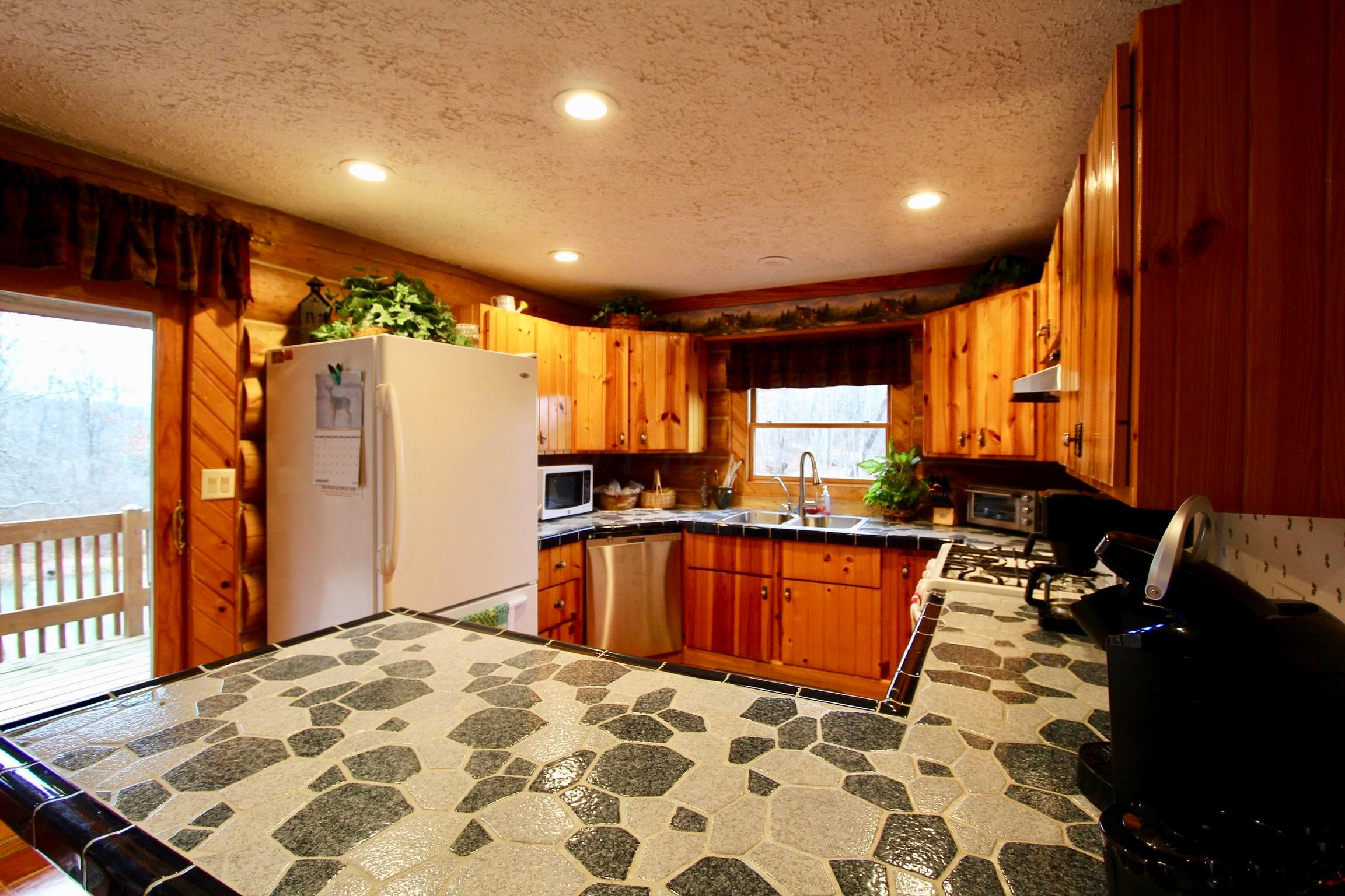 7860 Rutledge Road Howard, OH 43028 - Photo 6 of 25 Gallery Image 6