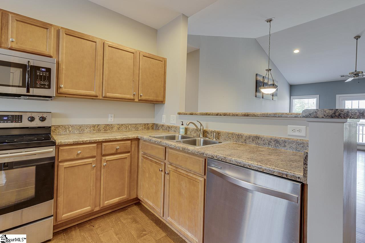 334 Easterlin Way Greenville, SC 29607 - Photo 7 of 26 Gallery Image 7