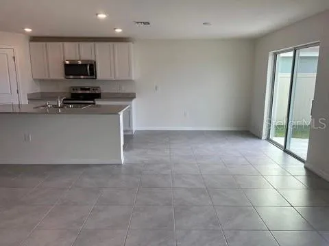 $2,800 | 16767 Sunburst Lake Street, Wimauma, FL 33598