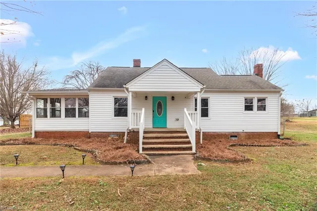 $229,000 | 2552 Old Us Highway South, Pilot Mountain, NC 27041