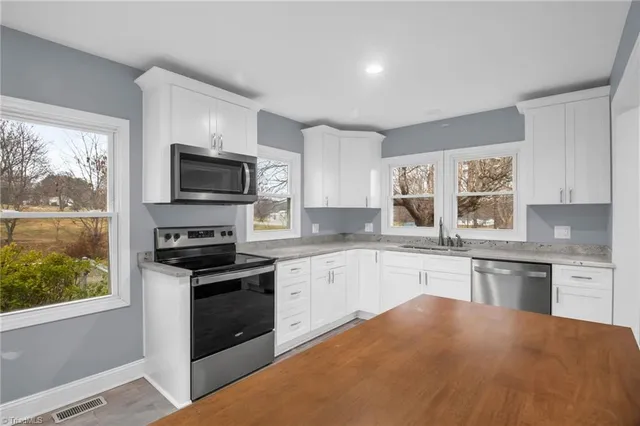 $229,000 | 2552 Old Us Highway South, Pilot Mountain, NC 27041